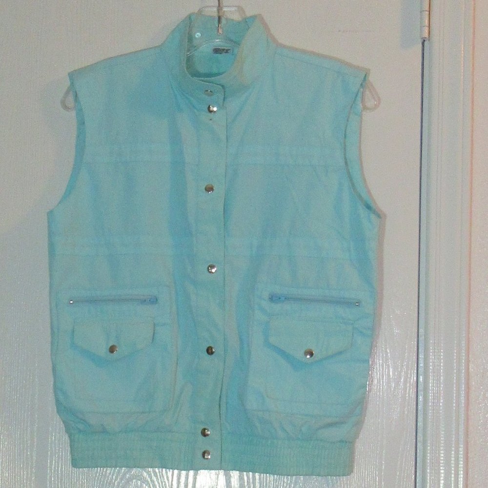 TAMI Small Lightweight Turquoise Lined Top Vest